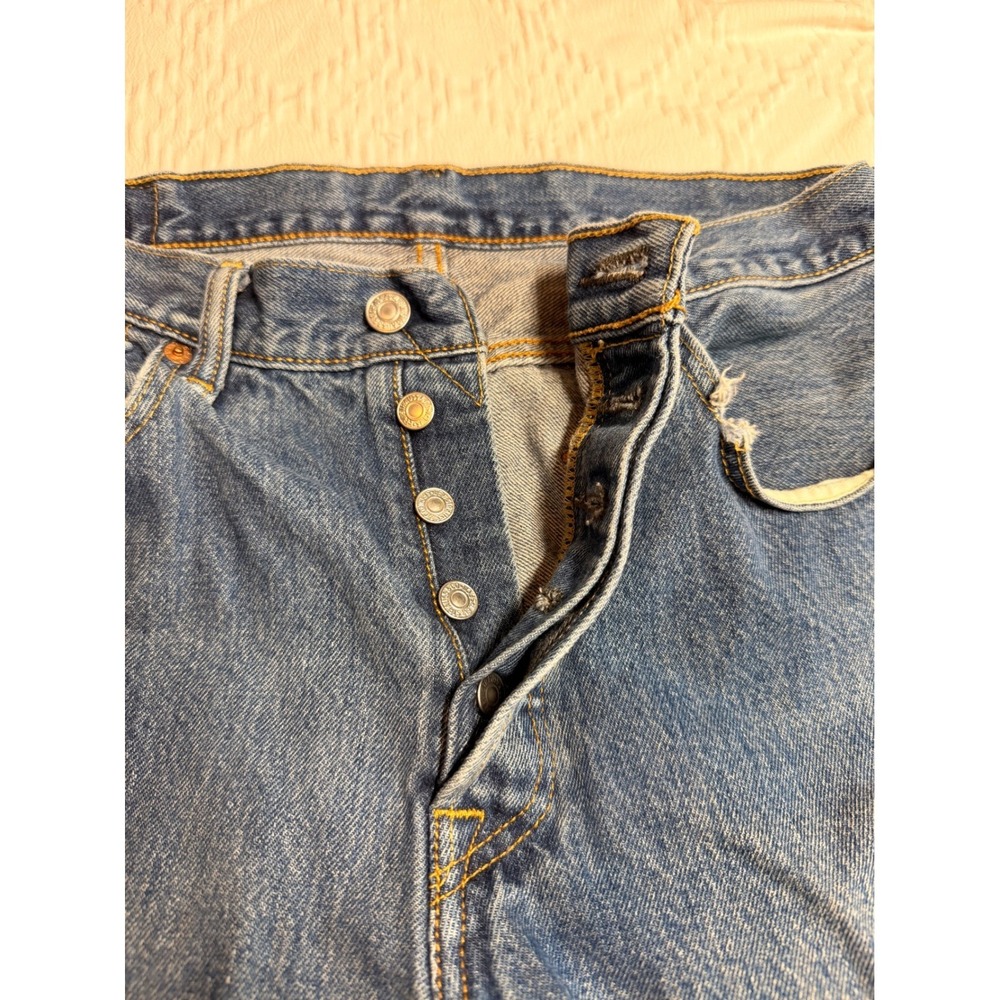 Levi's 501 32x32 Original Men's Jeans Medium Wash Straight Leg Button Fly Denim